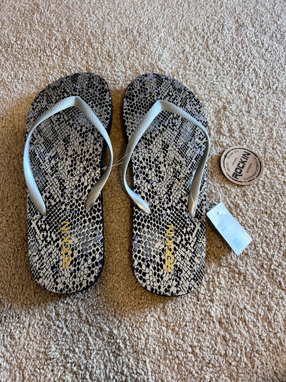 Rockin' Footwear Women's Black & White Snake-Print Flip Flop Slippers